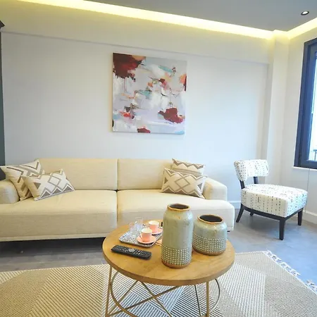 Sevim With A Sea View In Nisantasi Apartamento