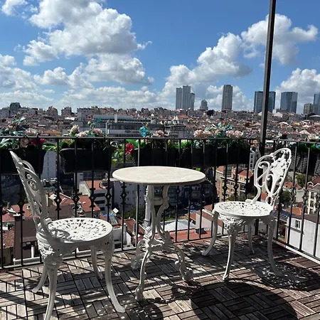 Sevim With A Sea View In Nişantaşı İstanbul