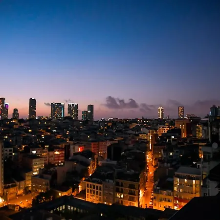 Sevim With A Sea View In Nisantasi Стамбул