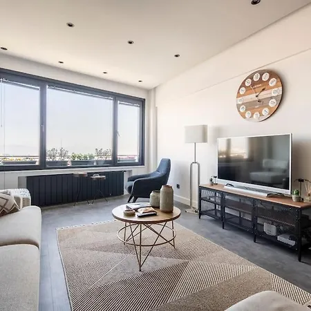 Svm With A Sea View In Nisantasi Apartment *