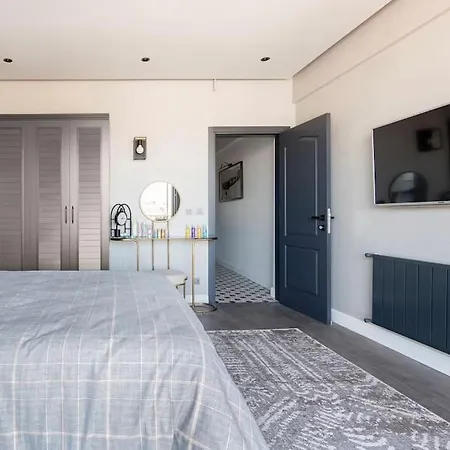 Svm With A Sea View In Nisantasi Apartment *